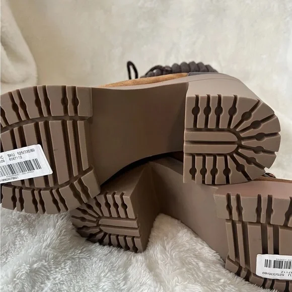 Chelsea & Violet Zaria Brown Leather Suede Lug Sole Platform Booties Sz 9M NEW - Picture 11 of 14